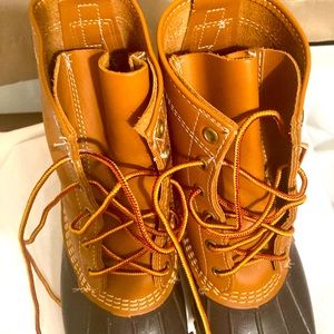 Vintage L.L. Bean “BEAN BOOTS” Made in Maine! Women’s size 9M